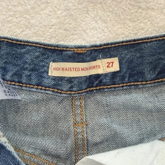 Levi's Classic Blue Jean Shorts - Picture 2 of 5